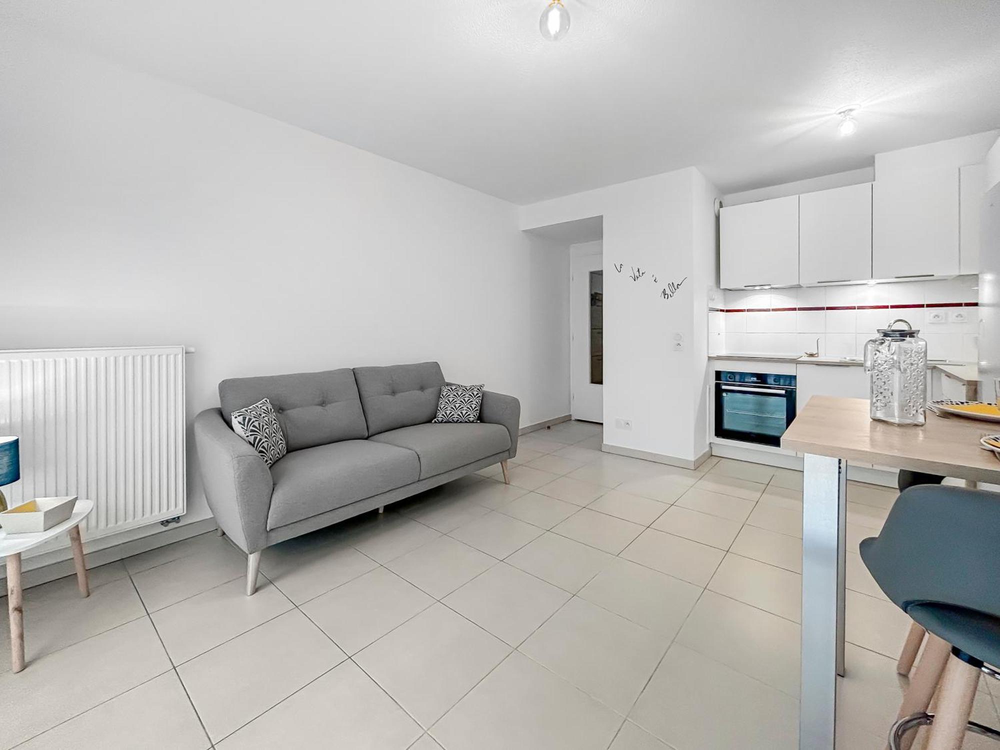 Vivez Lunel-Clim-Wifi Fibre-Parking Prive-Patio T2 Exterior photo